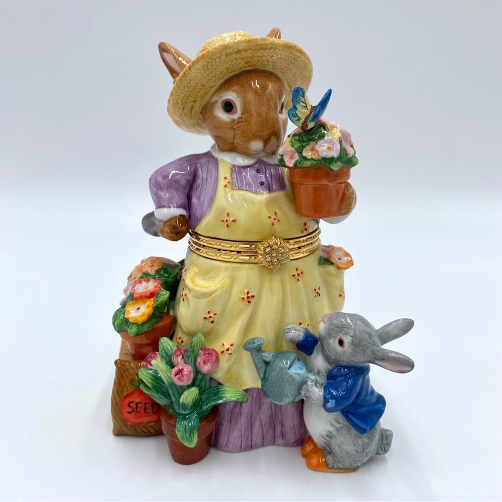 Vintage CWC Mother & Child Rabbit Flower Garden Trinket Box Spring Easter Decor